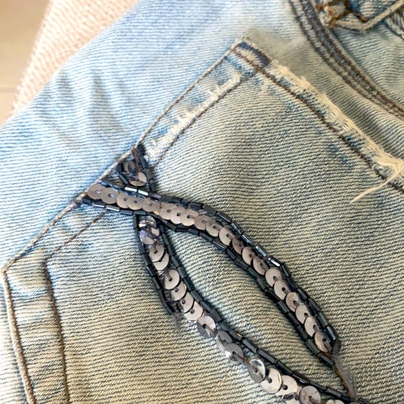 Denim skirt one of my favorite pieces ever - Picture 4 of 4